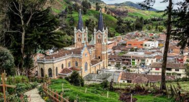 Visita Belmira Antioquia en un carro rentado