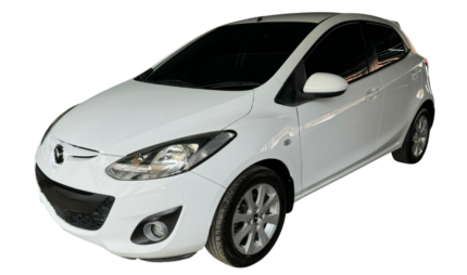 Mazda 2 automático modelo 2015